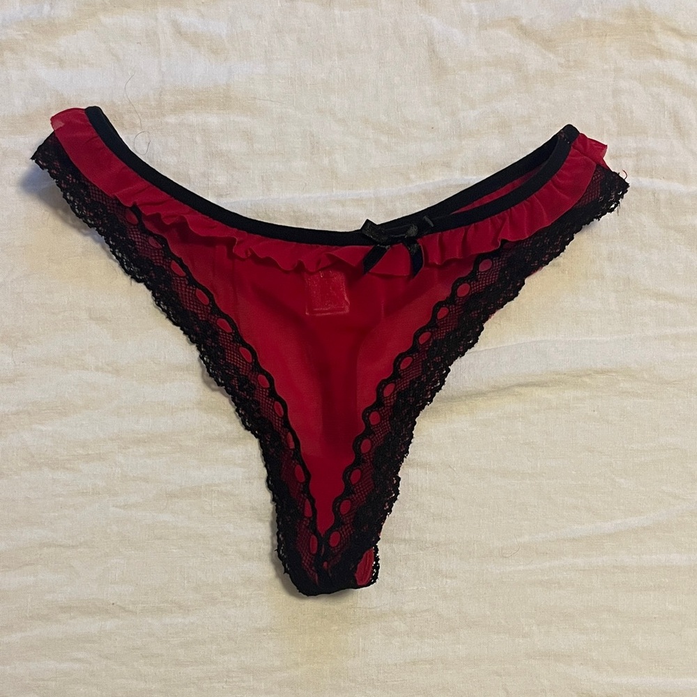 Frederick's of Hollywood Scarlet and Ebony Lace Trim Panty